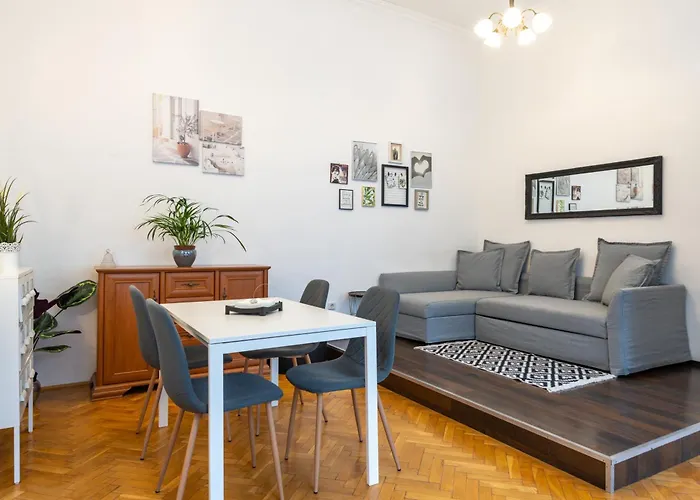 Walnut Tree Apartment