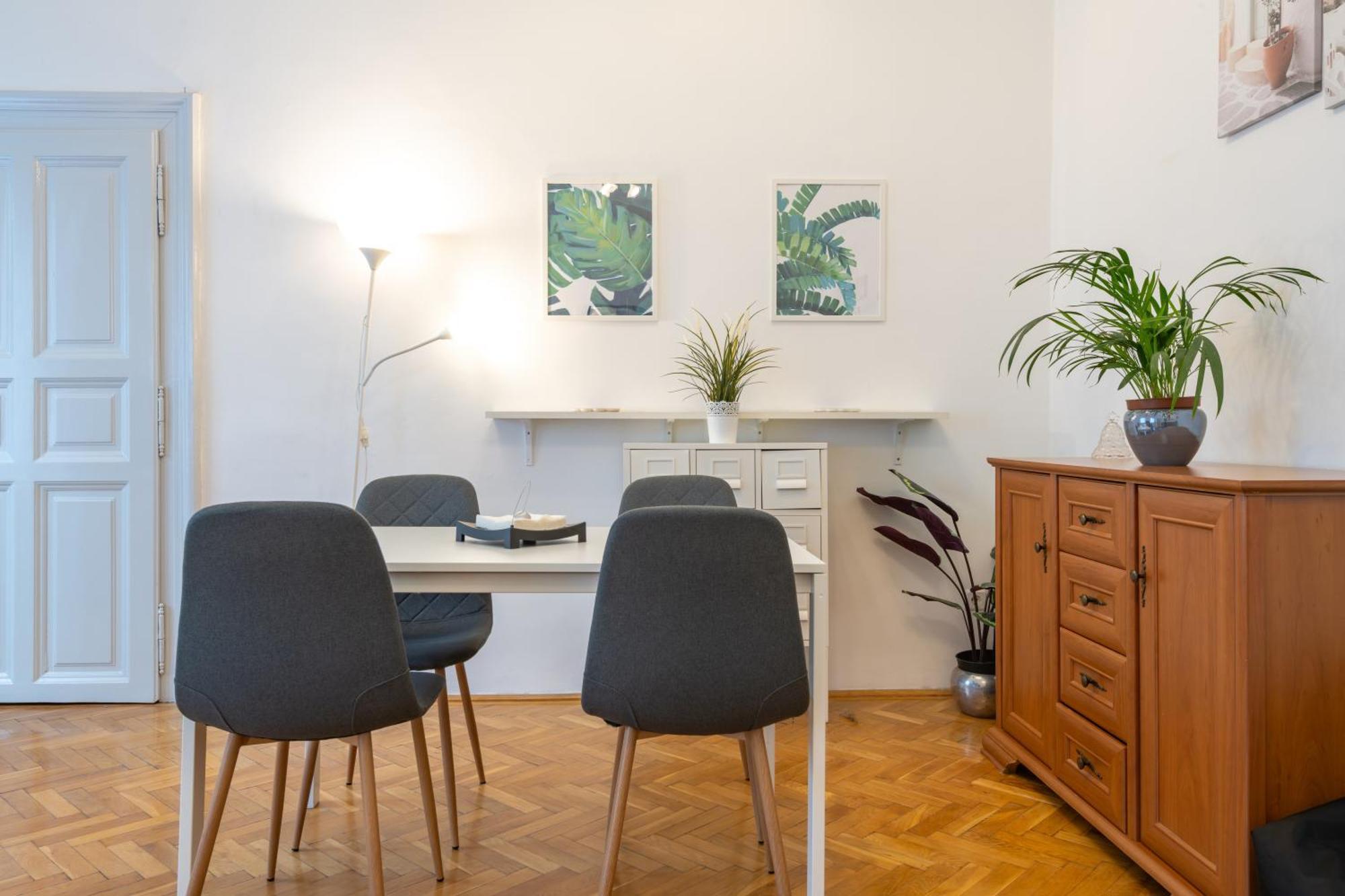 Walnut Tree Apartment Budapest